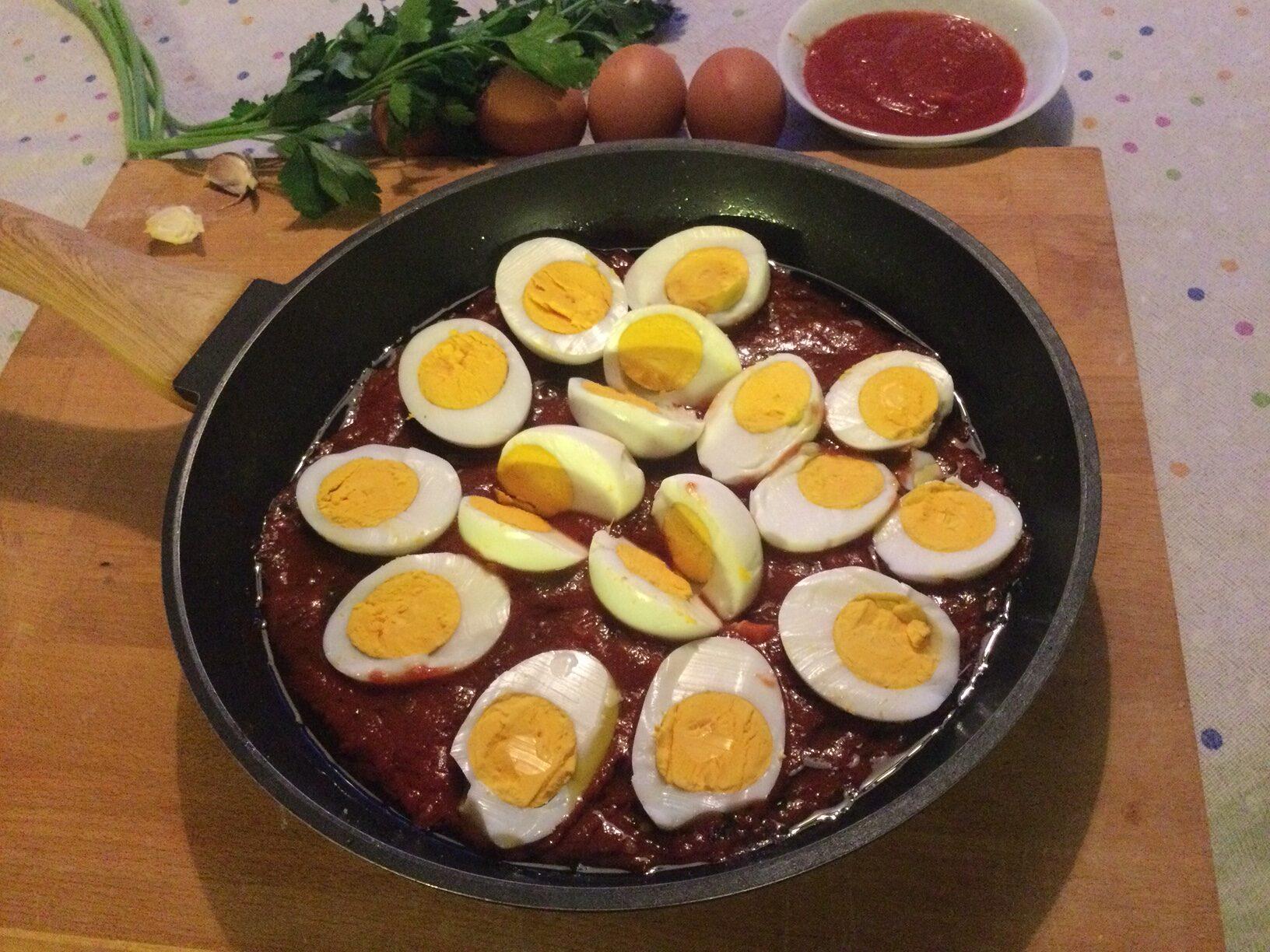 Uova al pomodoro