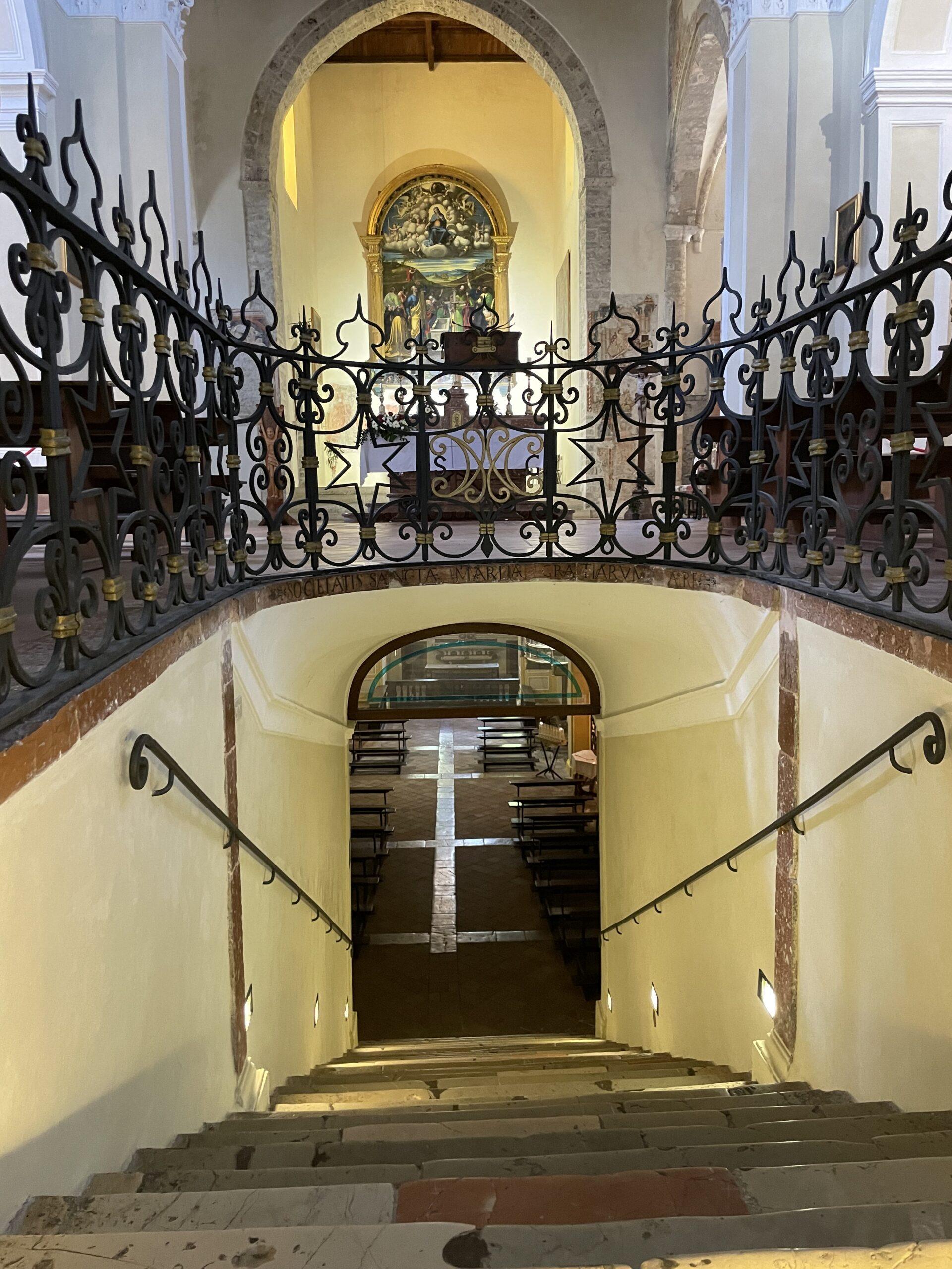 Leonessa - Interno della chiesa San Pietro e Santa Maria della Pietà e delle Grazie