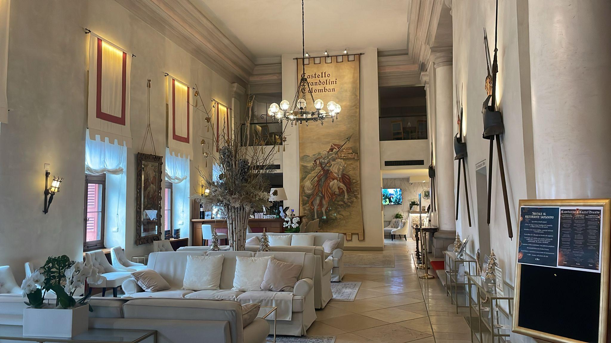 CASTELBRANDO - La hall